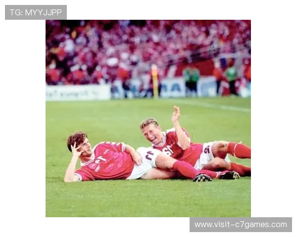 世界杯赛场惊喜不断，年轻球员崭露头角引发热议